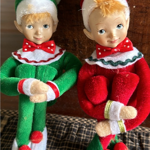 Holiday Christmas elves - knee huggers - set of 2 - Picture 1 of 5